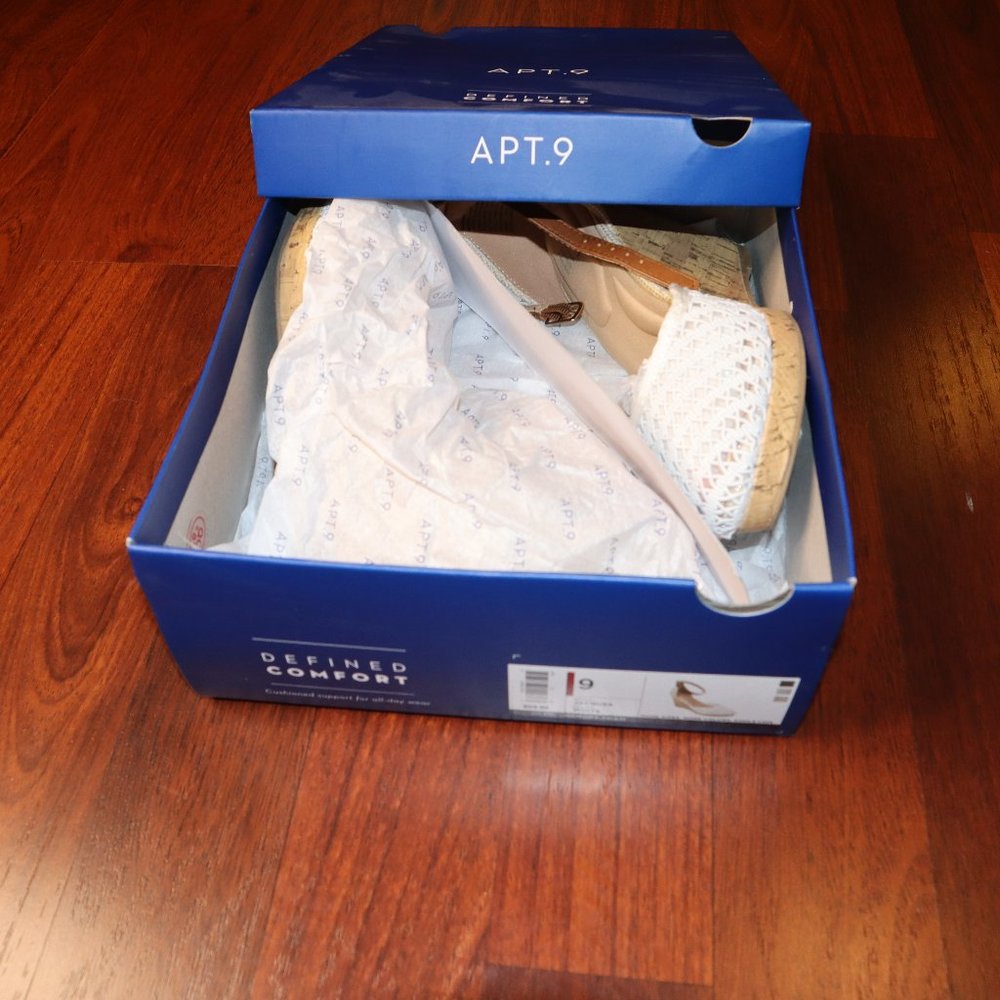 Apt. 9, White Wedge Heels, Size 9